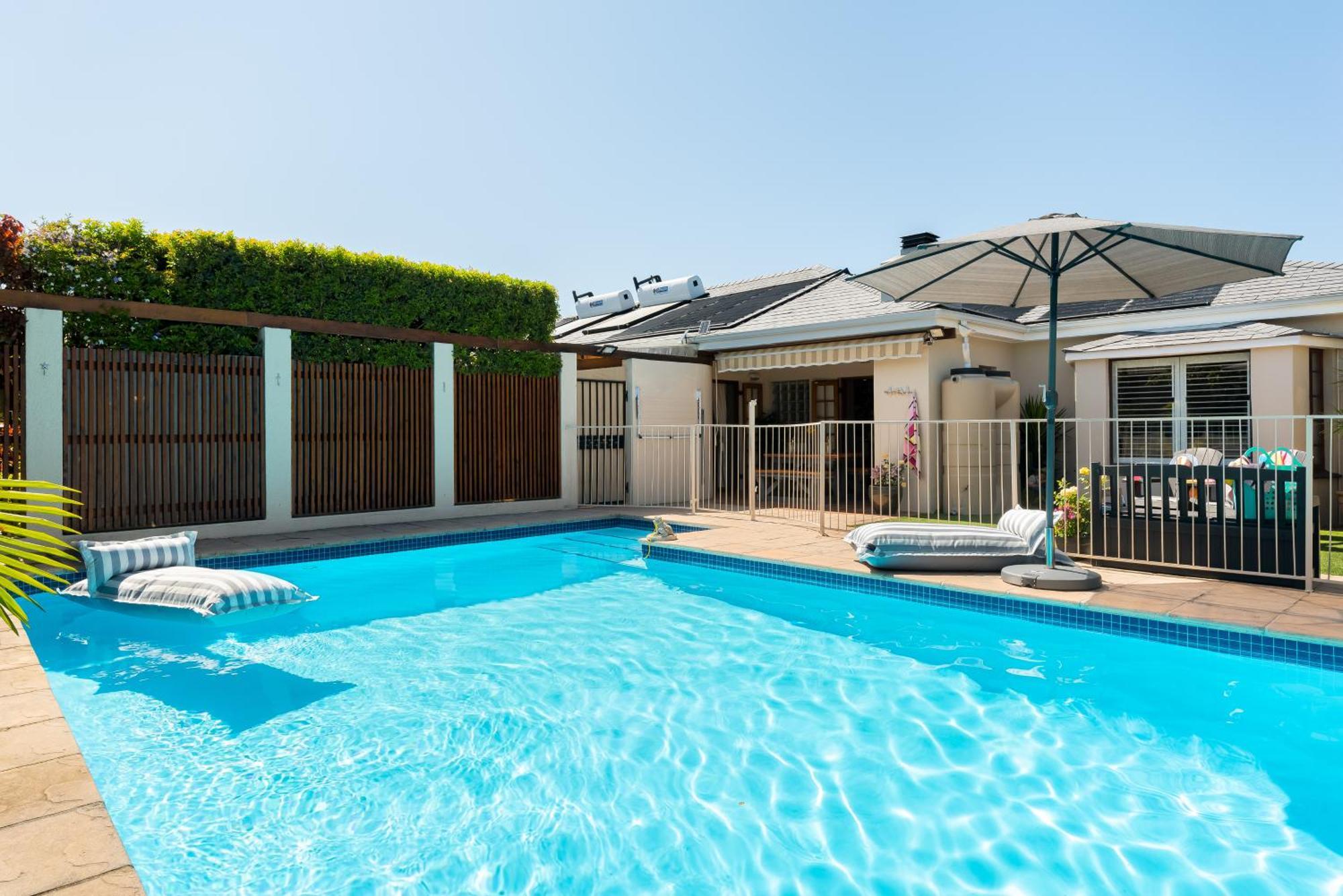 Meerendal Cottage-Affordable Luxury-Private Garden With Pool & Hot Tub Cidade Do Cabo Exterior foto