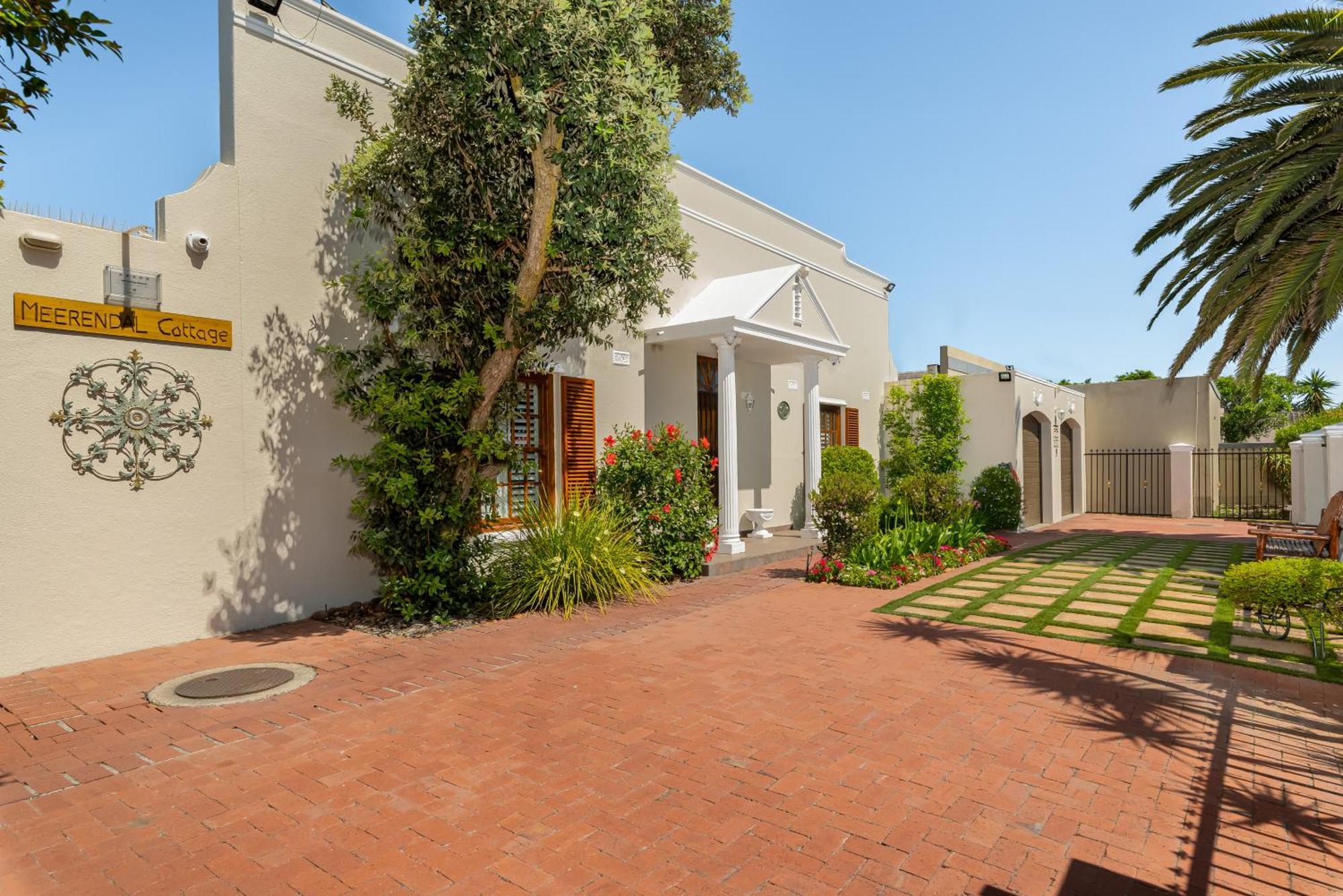 Meerendal Cottage-Affordable Luxury-Private Garden With Pool & Hot Tub Cidade Do Cabo Exterior foto
